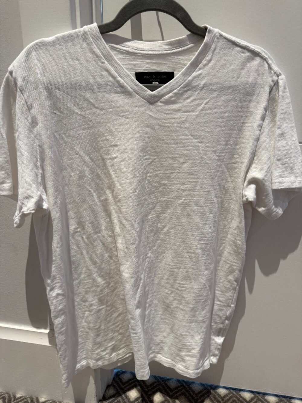 White Rag & Bone V-Neck Medium - Picture 2 of 4